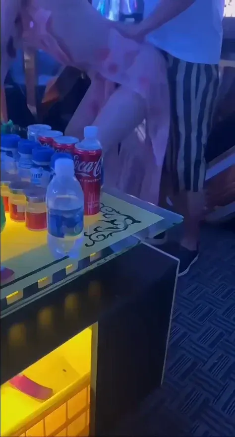 Quán karaoke bất ổn